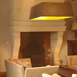 Les Deux Abbesses En | La Grande Maison 4* Mareuil-sur-Belle