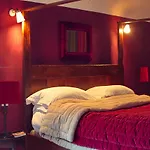 Les Deux Abbesses En | La Grande Maison 4* Mareuil-sur-Belle