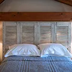 Alojamento de Acomodação e Pequeno-almoço Les Deux Abbesses En | La Grande Maison 4*