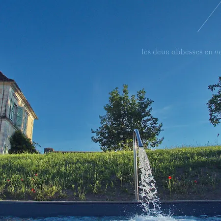 Les Deux Abbesses En | La Grande Maison Mareuil-sur-Belle