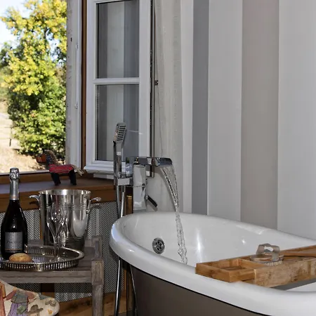 Bed & Breakfast Les Deux Abbesses En | La Grande Maison