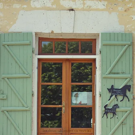 Les Deux Abbesses En Vert | La Grande Maison 3* Mareuil-sur-Belle