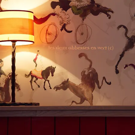 Les Deux Abbesses En Vert | La Grande Maison 住宿加早餐酒店