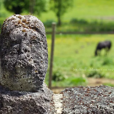 Les Deux Abbesses En Vert | La Grande Maison 3* Mareuil-sur-Belle