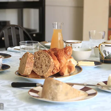 Les Deux Abbesses En | La Grande Maison