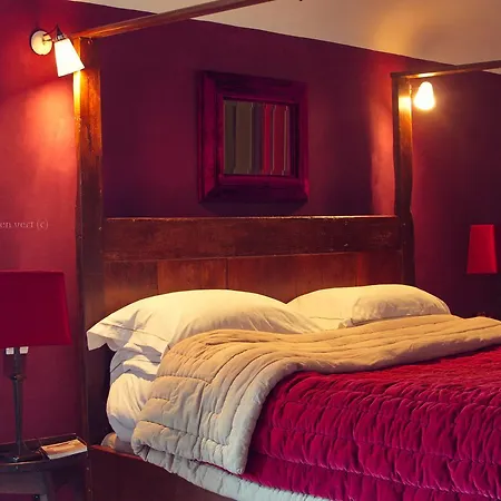 Les Deux Abbesses En Vert | La Grande Maison 3* Mareuil-sur-Belle