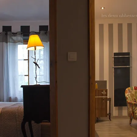 Les Deux Abbesses En Vert | La Grande Maison Mareuil-sur-Belle