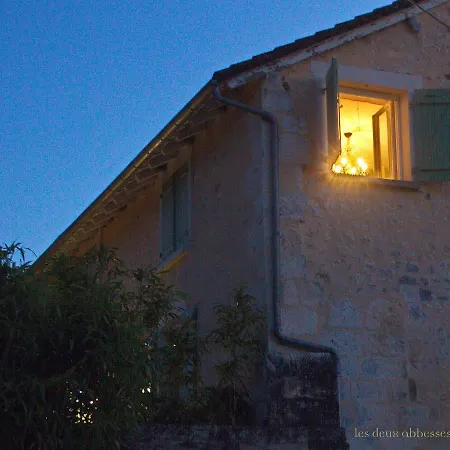 Bed and breakfast Les Deux Abbesses En Vert | La Grande Maison 3*