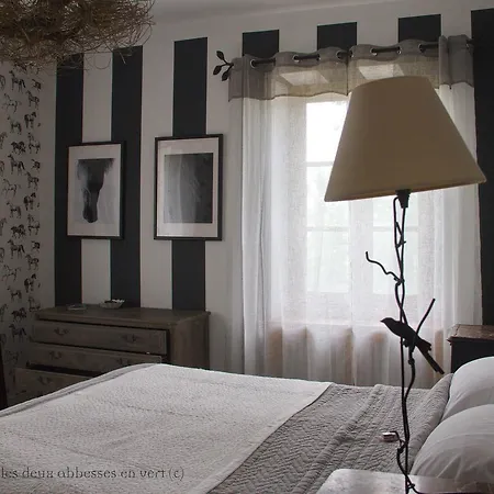Les Deux Abbesses En Vert | La Grande Maison Mareuil-sur-Belle