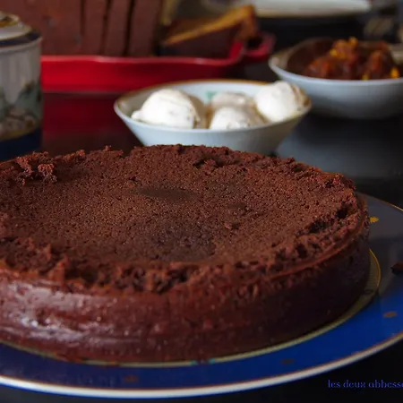Les Deux Abbesses En Vert | La Grande Maison Mareuil-sur-Belle