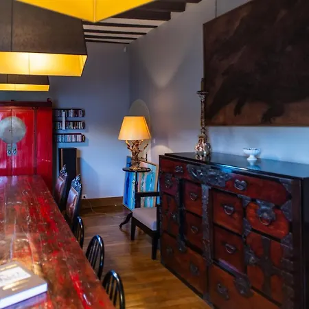 Les Deux Abbesses En | La Grande Maison Bed & Breakfast