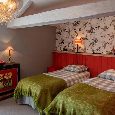 Les Deux Abbesses En | La Grande Maison 4*