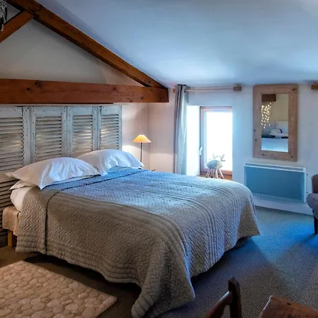 Les Deux Abbesses En Vert | La Grande Maison 4*