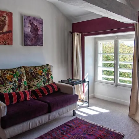 Les Deux Abbesses En | La Grande Maison 4* Mareuil-sur-Belle