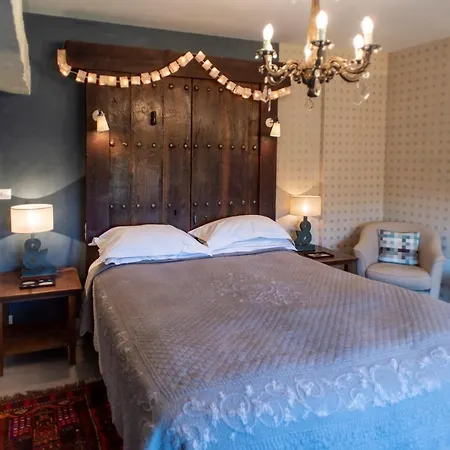 Bed & Breakfast Les Deux Abbesses En | La Grande Maison Mareuil-sur-Belle