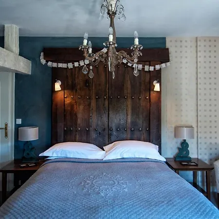 Les Deux Abbesses En | La Grande Maison 4*