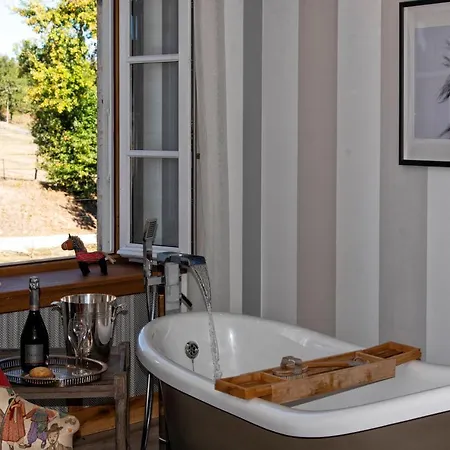 Les Deux Abbesses En | La Grande Maison Frühstückspension 4*