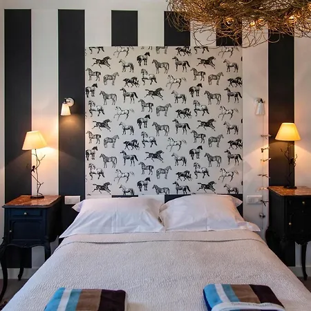 Les Deux Abbesses En | La Grande Maison 4*