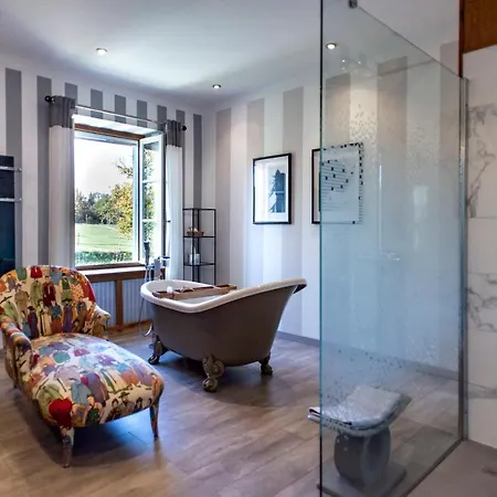 Frühstückspension Les Deux Abbesses En | La Grande Maison 4*