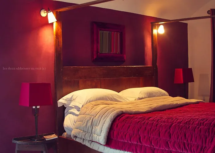 Les Deux Abbesses En Vert | La Grande Maison 4* Mareuil-sur-Belle