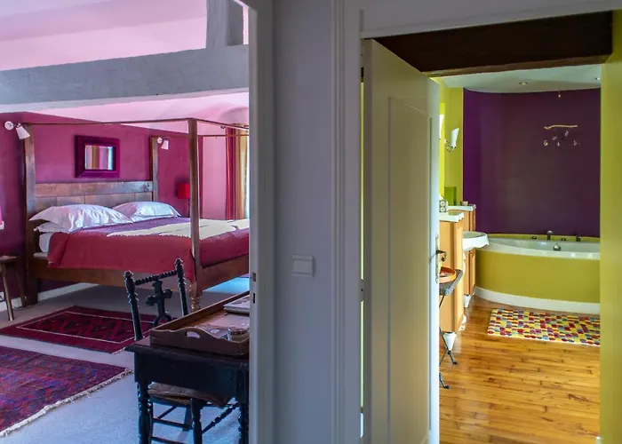 Les Deux Abbesses En Vert | La Grande Maison Couette-café 4*