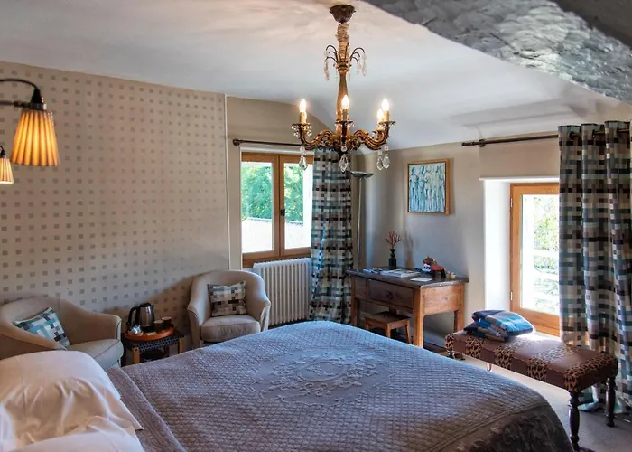 Les Deux Abbesses En Vert | La Grande Maison Mareuil-sur-Belle