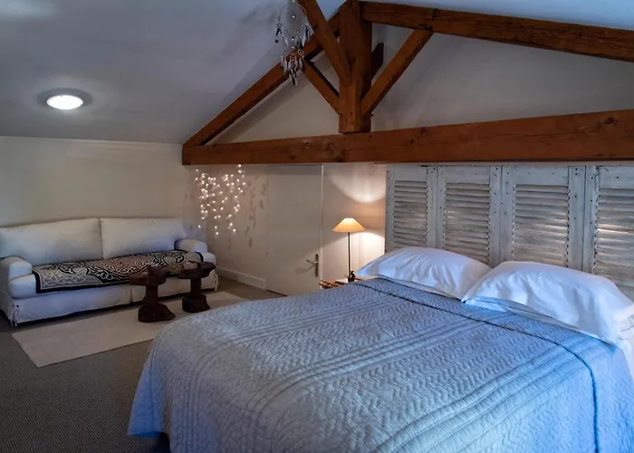 Les Deux Abbesses En Vert | La Grande Maison 4*