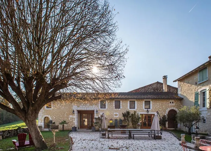 Les Deux Abbesses En Vert | La Grande Maison Couette-café 4*