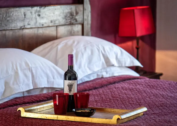 Les Deux Abbesses En Vert | La Grande Maison Couette-café 4*